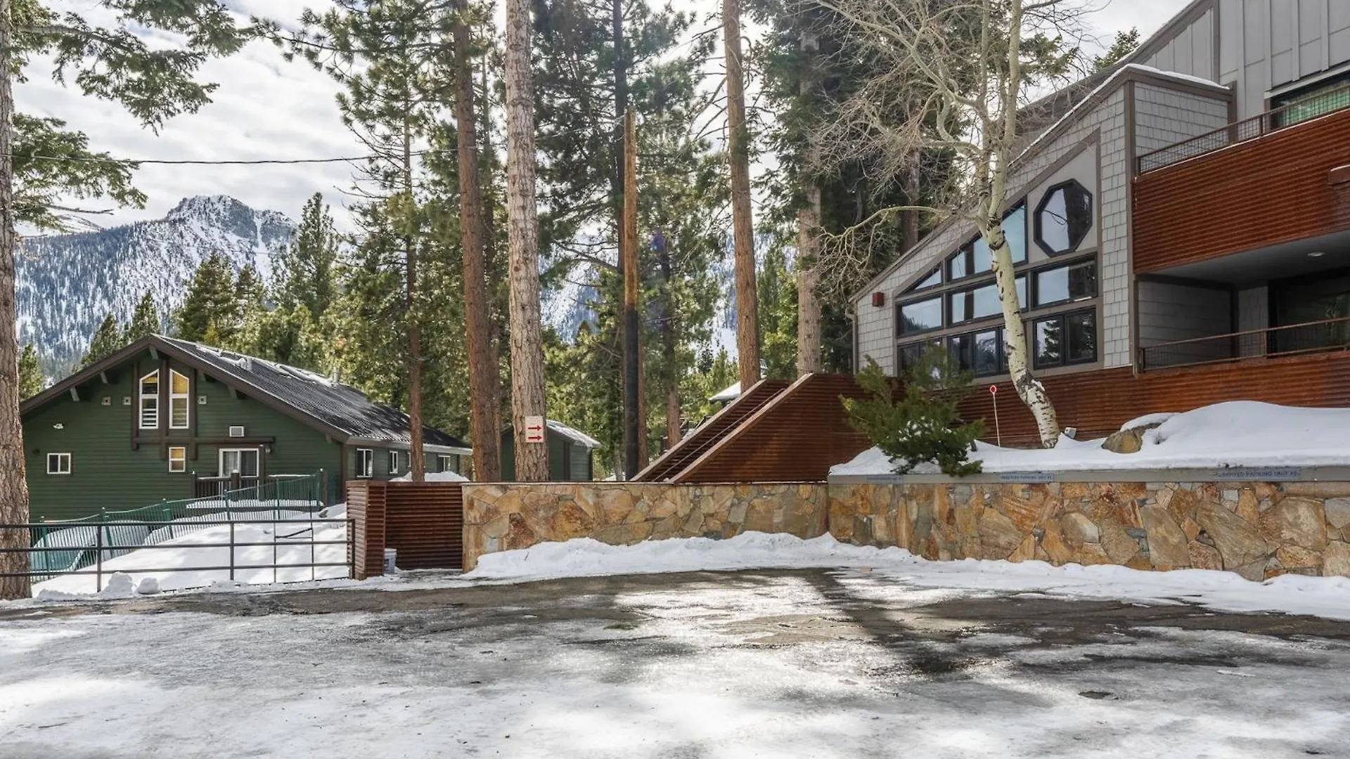 Cedar And Snow Villa Mammoth Lakes 0*,  United States