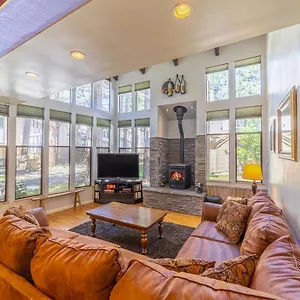 #338 - Naturally Sunlit With Pool, Jacuzzi, Sauna, & Game Holiday home